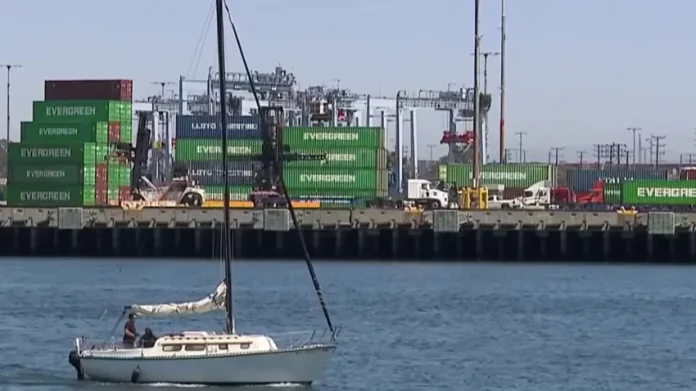 Shipping-slowdown-impacts-trucking-jobs-at-LA-ports