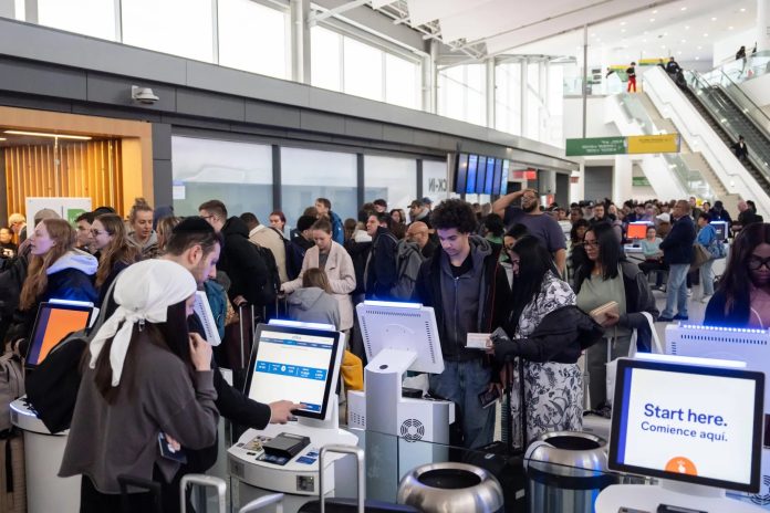 4b828933566f0fe49c00a542bd5a7d3f_Travel_Delays_94994