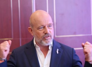 CBS新闻预测:希尔顿将在11月加州州长选举中对阵贝塞拉