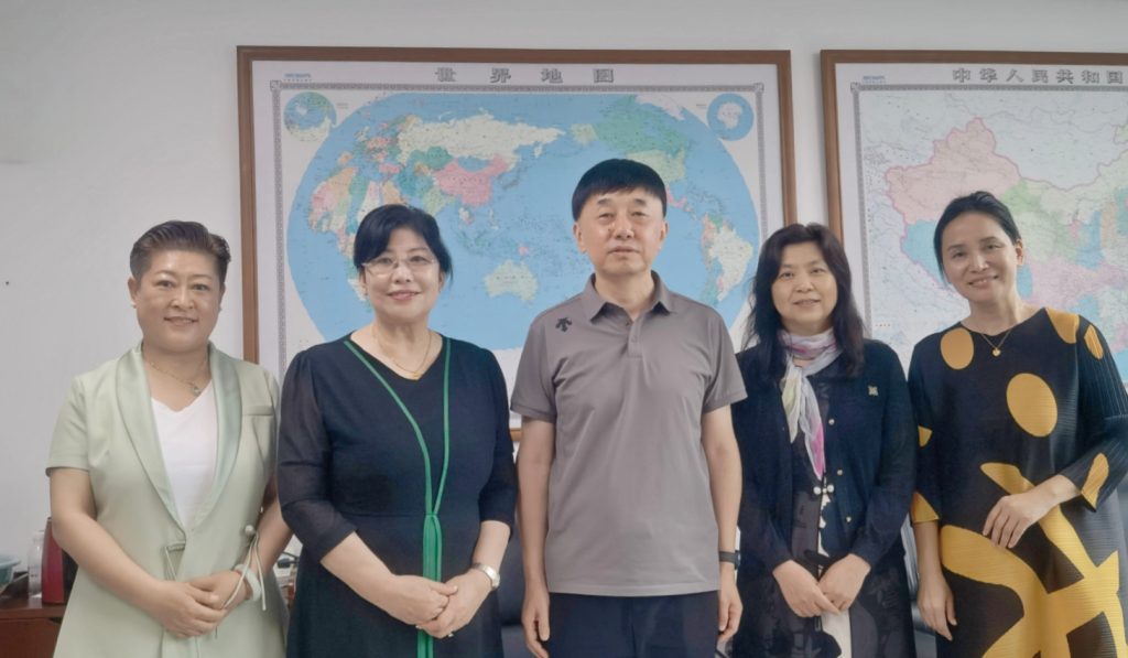 以侨为桥联通中美 共话文化出海经贸合作——美国大西北总商会代表团与西安市侨联座谈交流 1 Image 20260623083056 2 5044 副本