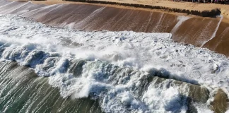 南加州沿海地区持续受危险离岸流及高浪影响,引发对洪水的担忧