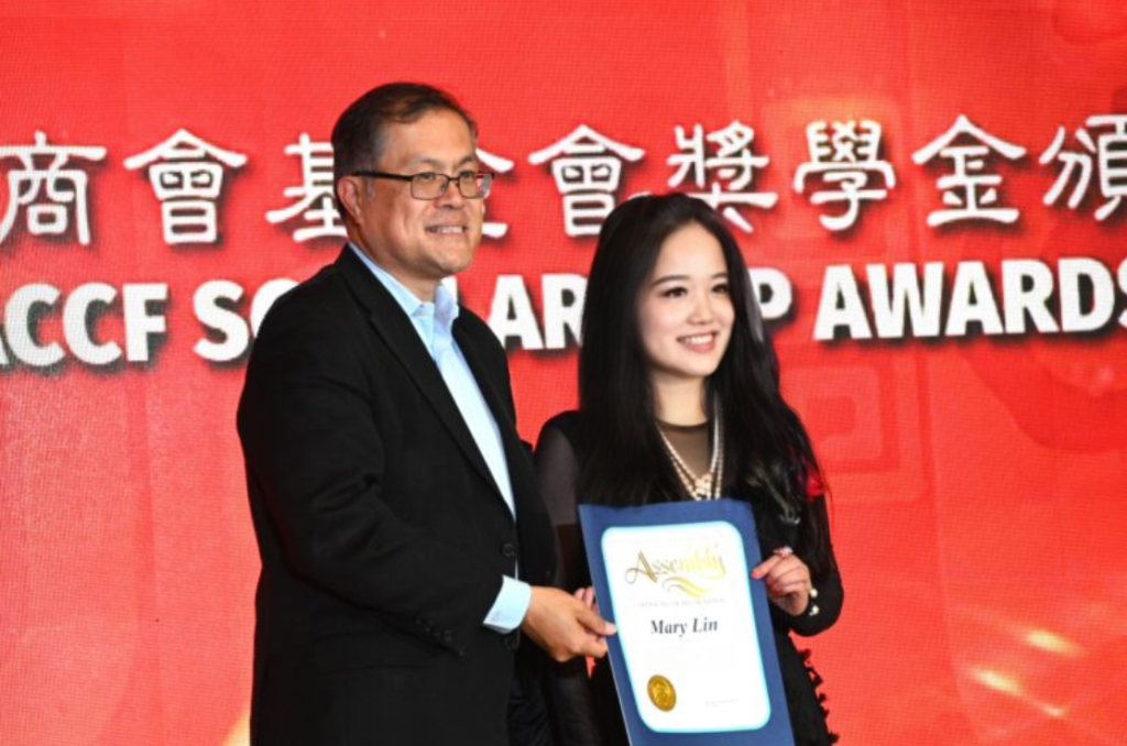 桃李芬芳育英才 橙县华人商会基金会2026年奖学金颁奖晚宴隆重举办 8 图片 20260630122956
