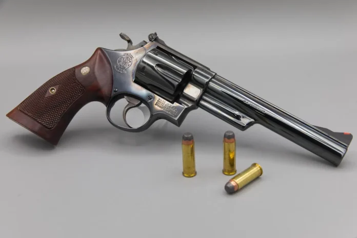 America_25__Objects_.44_Magnum_Revolver_72146-1