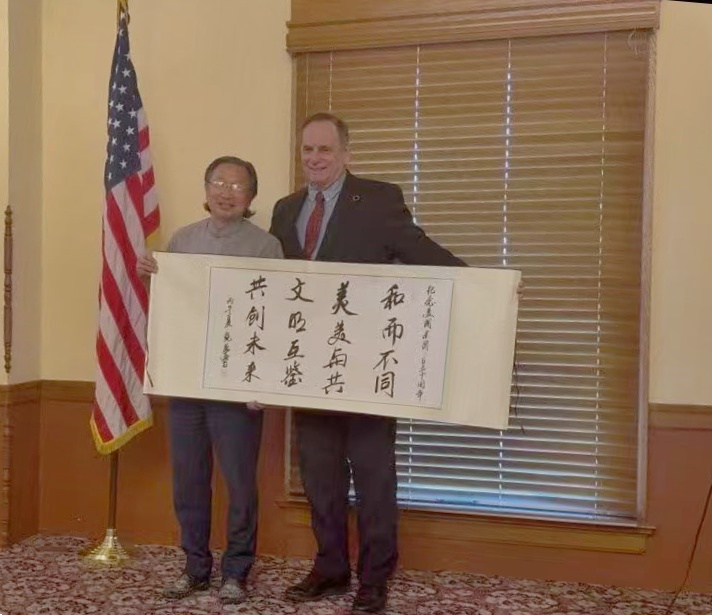 何念丹个展在亚利桑那州府博物馆开幕 孙晓华与何念丹联手现场创作的书画作品被该馆永久收藏 6 Image 20260701202657 349 2 副本