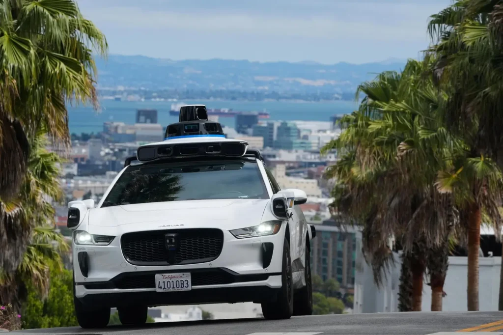 北加州:2少年在车里喝酒、向外打水弹枪 Waymo报警 1 Waymo Freeways Things To Know 76712 1