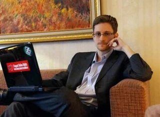 斯诺登首开推特账号 第一个关注遭其泄密的国安局