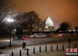 奥巴马签署临时预算案 美国政府暂避停摆重演