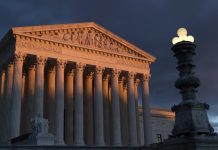 从加州和德州看被堕胎、枪支和COVID分裂的美国