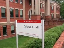 Caldwell Hall北卡罗来纳Raleigh市北卡州立大学大学的校区（ABC新闻）