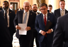 众议院以222票赞成、209票反对通过拨款法案 结束政府停摆