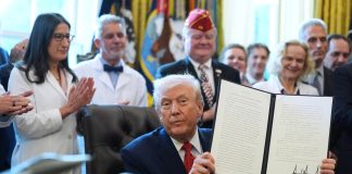 特朗普签署行政命令,可能将大麻重新归类为危险性较低的药物