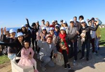 PV 半岛清晨海景健步 加州财政部长马世云与社区居民亲切交流 倡导健康生活方式