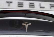 DMV警告称:特斯拉因误导性使用“自动驾驶”品牌名称将面临30天禁售令