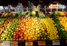 新的饮食指南敦促美国人避免加工食品和添加糖