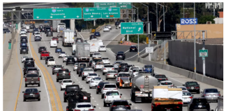 洛杉矶大都会交通局董事会批准在圣弗南度谷和西区之间修建地铁的计划