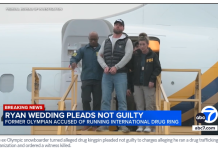 被指控为毒枭的前奥运单板滑雪运动员瑞安·韦丁在橙县联邦法院不认罪