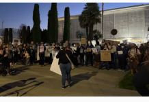 抗议者指责阿罕布拉警方与移民执法人员“勾结”