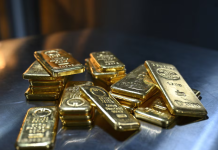 黄金逼近5600美元、投资者寻求避险,白银目标120美元