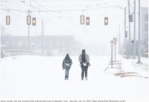 美南地区数万户家庭断电已进入第6天,卡罗来纳州和弗吉尼亚州正严阵以待迎接冬季风暴