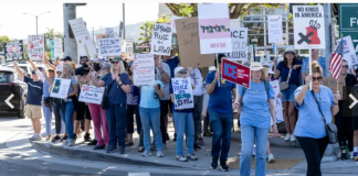 周六,南加州举行多场反ICE抗议活动