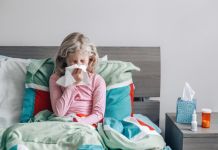 美国流感疫情持续攀升,至少已有1500万例病例、18万住院、7400人死亡