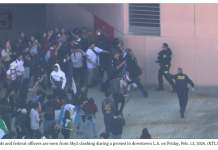 联邦执法人员在洛杉矶市中心抗议活动中与学生发生冲突受伤