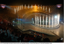 米兰-科尔蒂纳冬奥会举行闭幕式 奥运会圣火熄灭