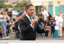 LAUSD总监对人工智能豪赌惨败 如今成FBI突袭的目标