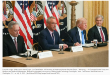 红州和蓝州都希望限制人工智能在保险业的应用,特朗普希望限制各州的权限