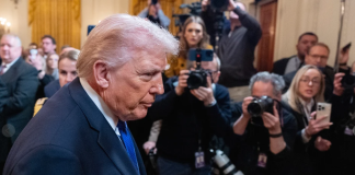 特朗普以非常规方式向公众传达伊朗战争信息