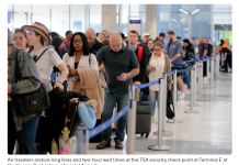 由于DHS全部停摆导致航班延误加剧,特朗普要动用ICE负责机场安保