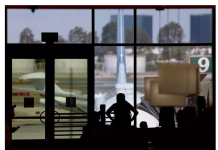 直升机在橙县机场横穿美联航客机航线险些造成相撞,管制员称“情况不妙