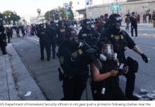 洛市中心“No King”抗议活动引发逮捕,洛市方下令驱散人群