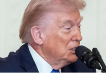 白宫称特朗普颈部发红是普通护肤霜所致