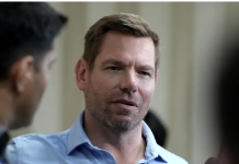 斯瓦尔韦尔在面临被驱逐的威胁前辞去国会议员席位,称自己犯了“错误”