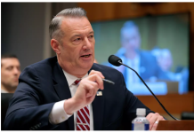 国土安全部长:ICE代理局长托德·莱昂斯将于5月底辞职