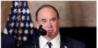 五角大楼称,海军部长约翰·费兰“立即”离职