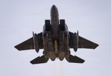 美国F-15E战机在伊朗上空被击落,1名机组人员获救