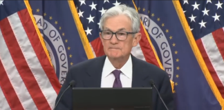 鲍威尔计划继续留任美联储理事,理由是特朗普政府采取法律行动