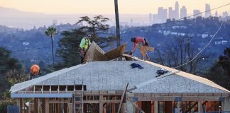 加州推出1亿美元重建融资计划,帮助山火灾民填补资金缺口