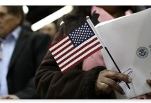 美国入籍审批明显放缓,等待时间与积压问题引关注